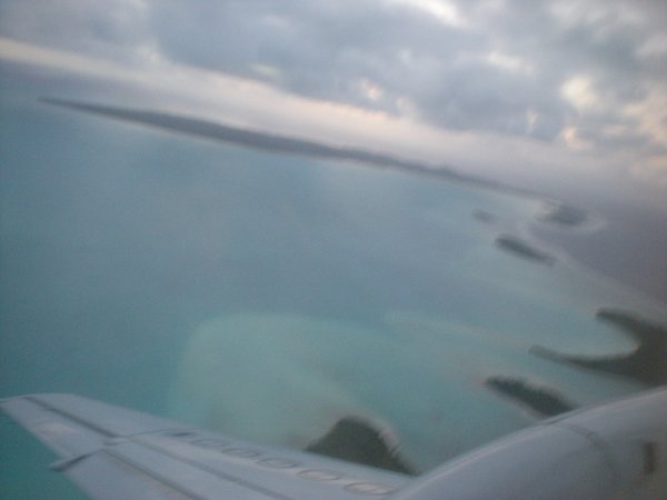 Aitutaki from the air  /  Aitutaki desde el aire