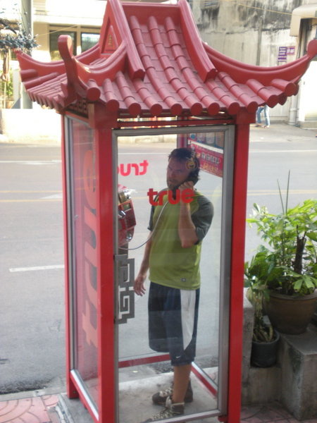 calling home in Chinatown  /  llamando a casa desde Chinatown