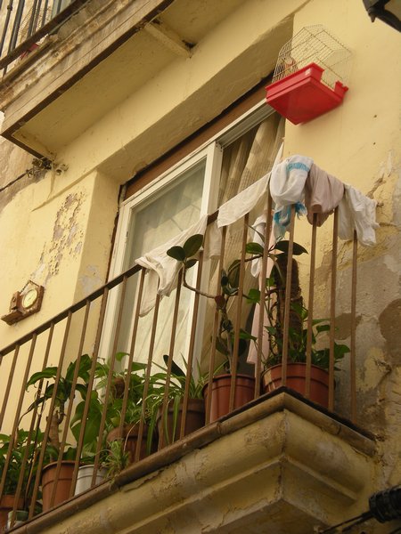 typical spanish balcony  /  balcon tipico espanhol