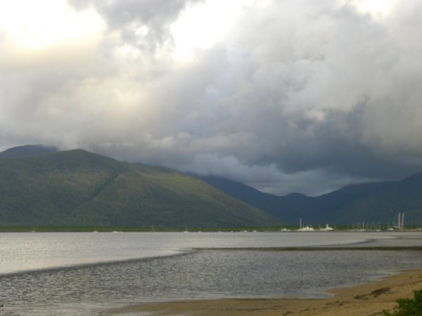 The mountains surrounding Cairns