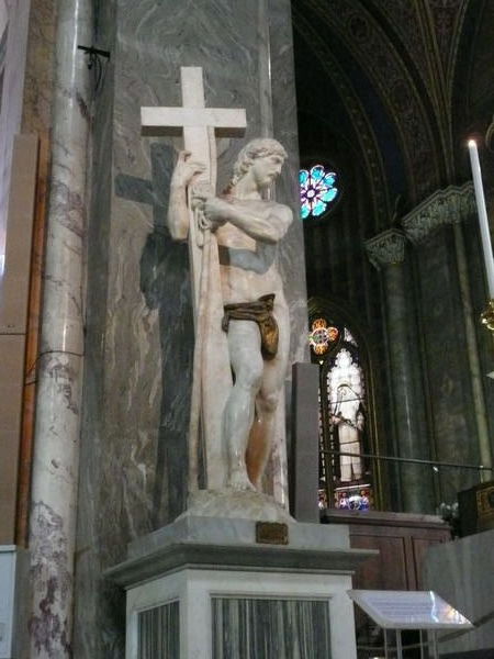 Michaelangelo sculpture in Minerva Church