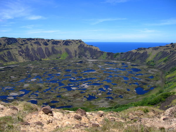 Rona Kau crater lake near Orongo