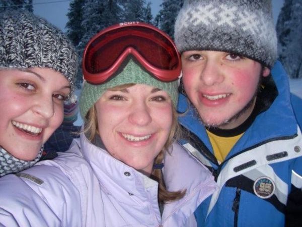 Ellen, Chachie and I! Skiing! 