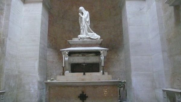 Tomb of Ambrogio's sister