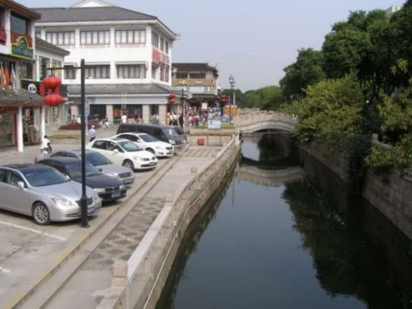Looking along one of the canals, Suzhou