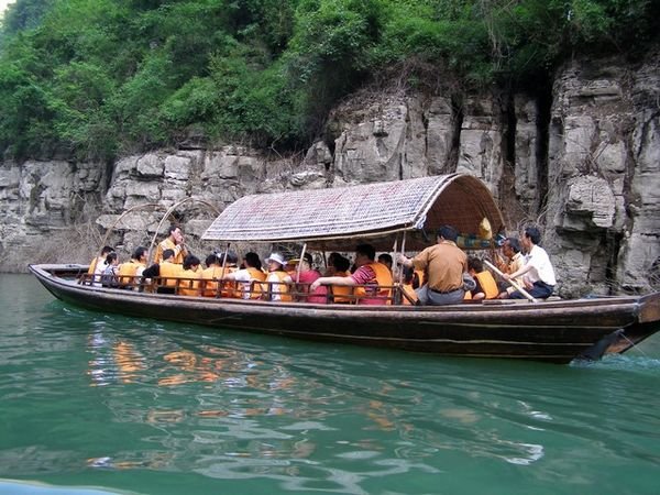 Smallest boat on the Daning River
