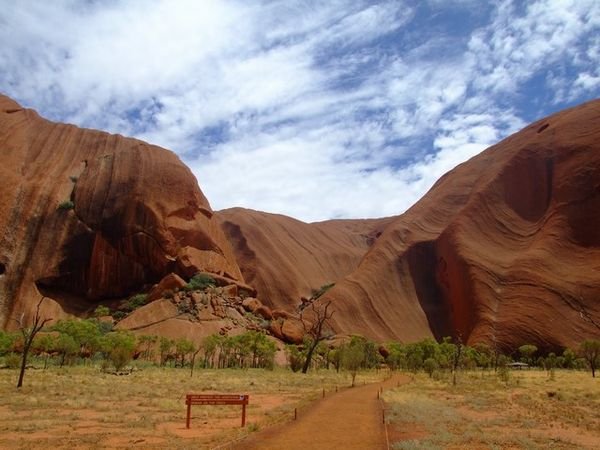 The walk around Uluru