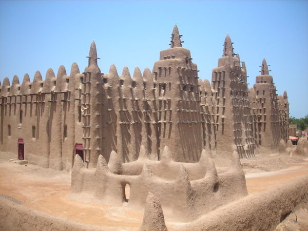 the world's largest mud building