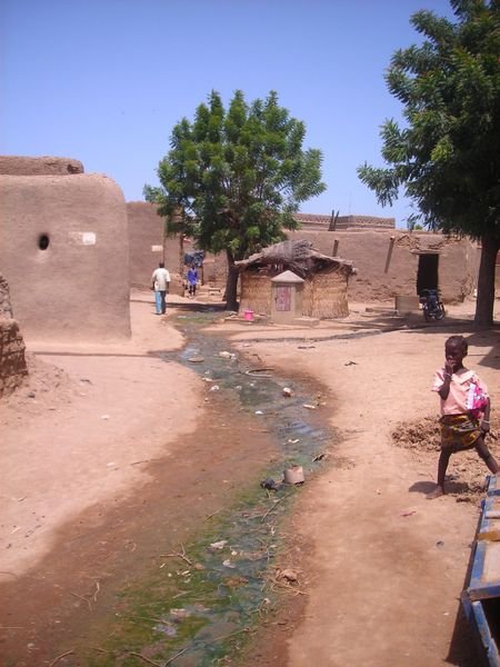 the streets of Djenne