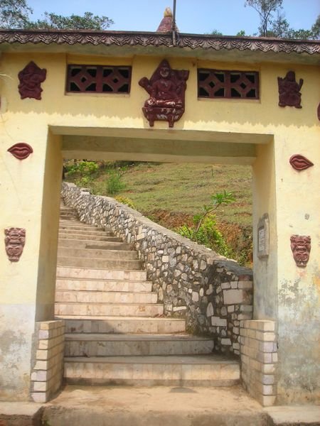 the entrance to Santaneshwor Temple