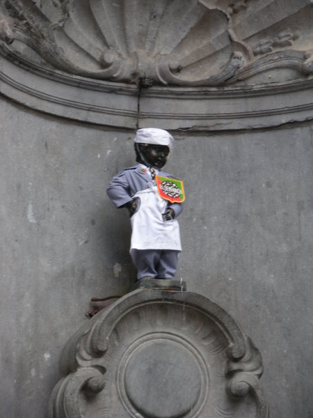 Manneken-Pis in one of his many outfits | Photo