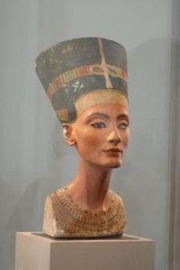 Bust of Queen Nefertiti, Egyptian Museum