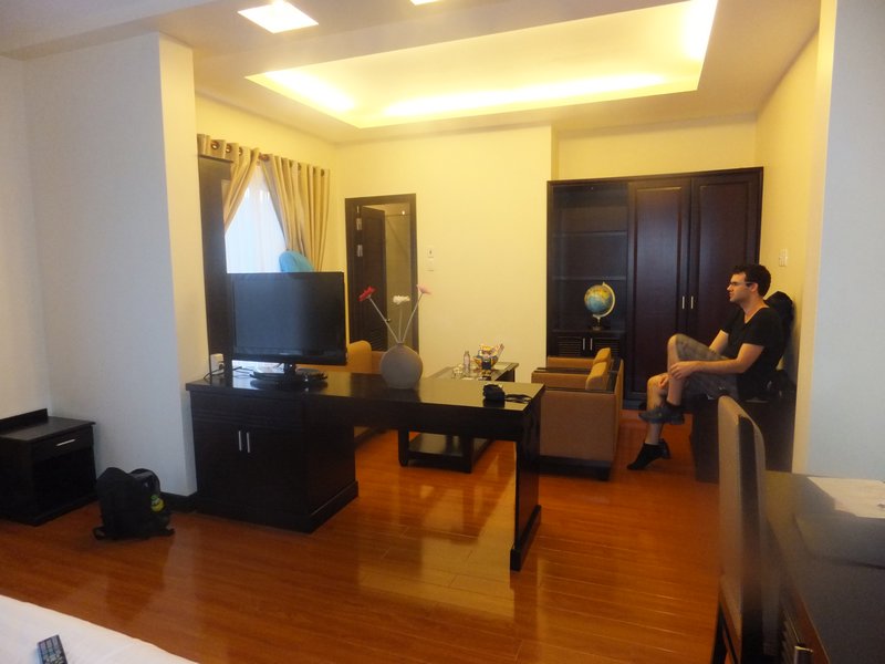 Liam suite in Hue