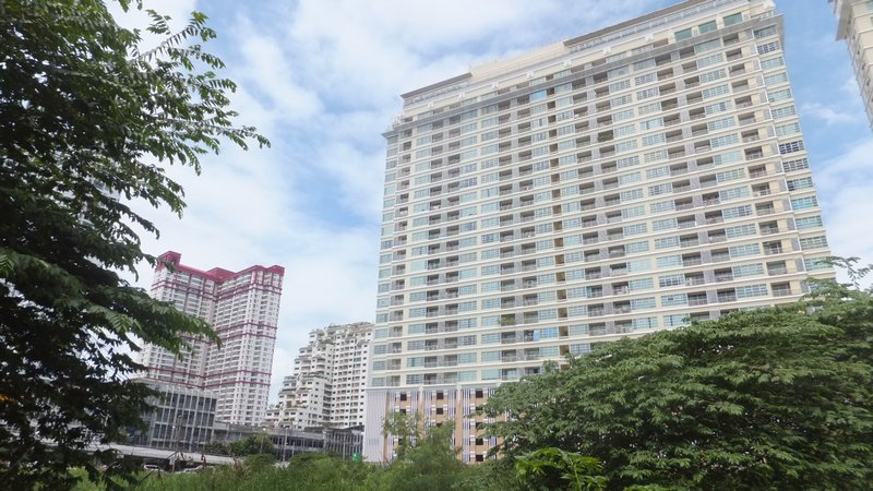 some more bangkok apartments