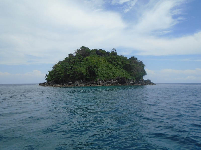 island on snorkeling trip