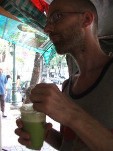 thai-a pohárban ananászos bazsalikom shake