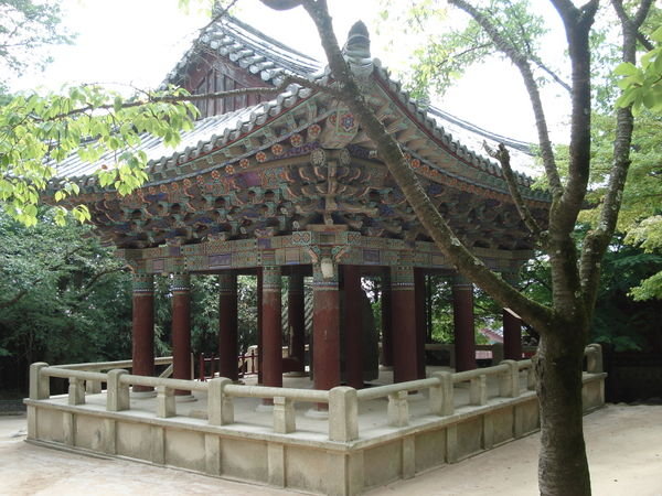 The temple bell's house