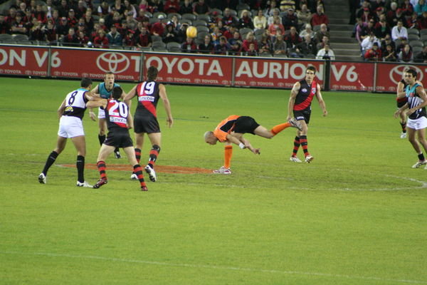 Bounce off - Aussie Rules, Melbourne 