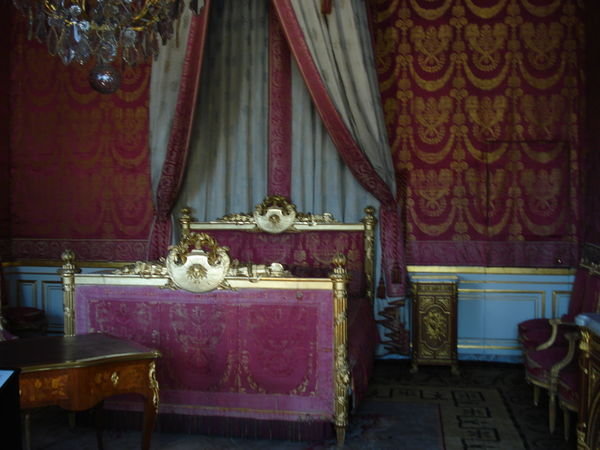 Fountainebleau royal bed