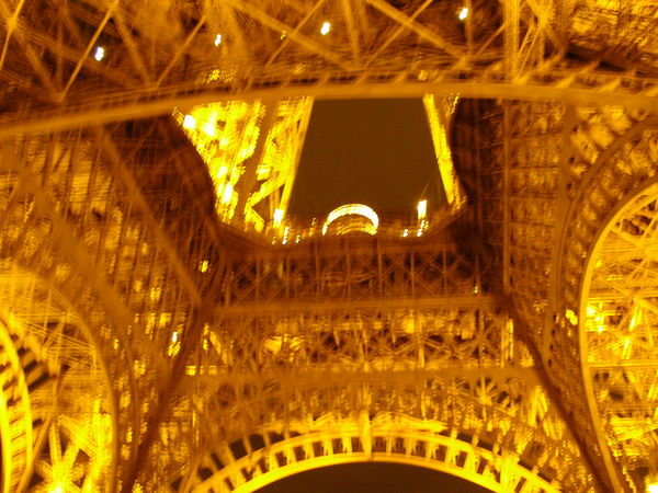 Eiffel Tower Randomly