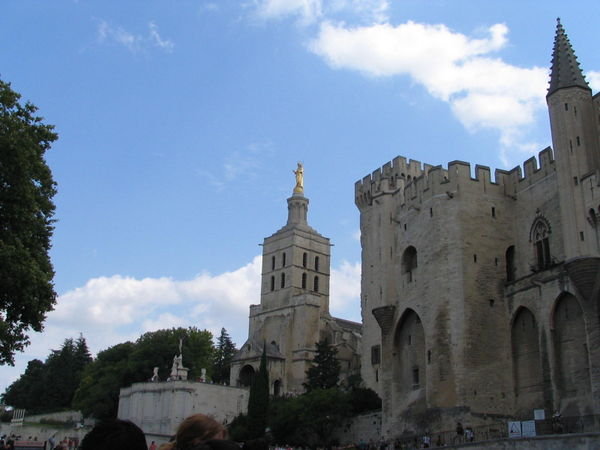 Avignon - Gold Statue