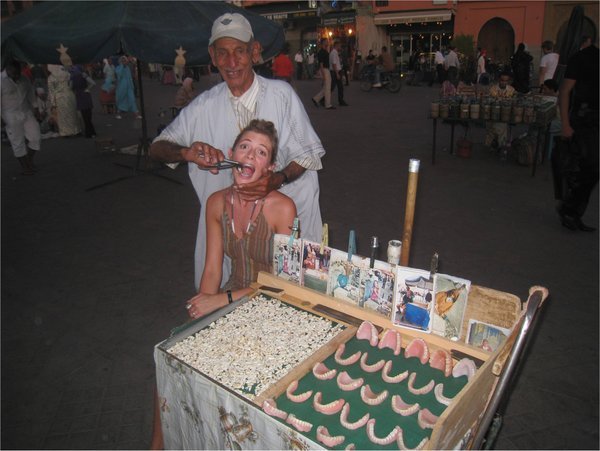 The funnyman selling Molars!
