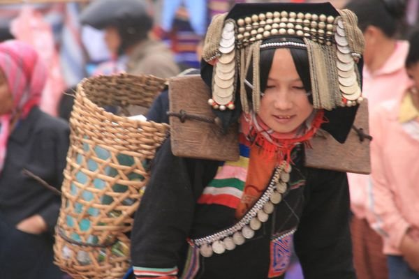 Ahka woman in Banyo market