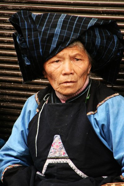 Buyi woman