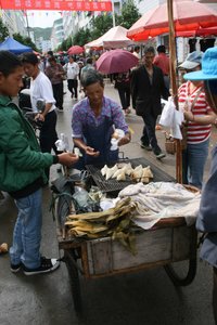 market scene in Pingbian