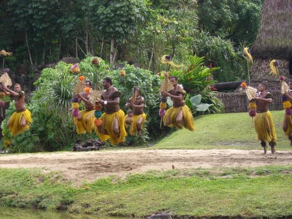 Fijian dancers at the cultural village show