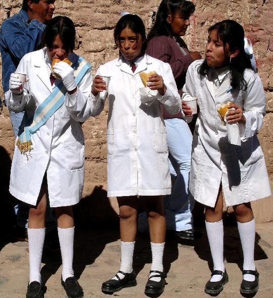 School girls enjoy a bite to eat in Tilcara