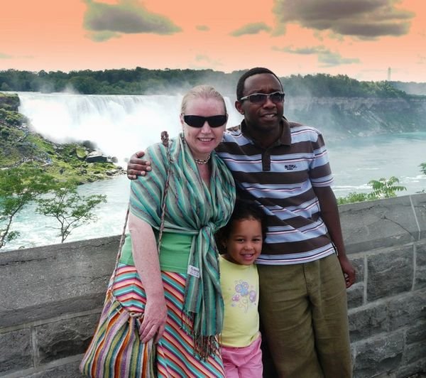 Denise, Jean and Abigail at Niagra Falls