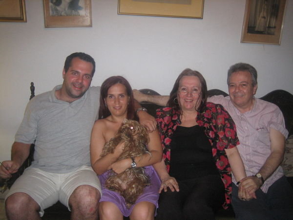 The family again, this time with Chrissy´s boyfriend