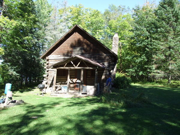 The slanty cabin