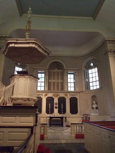 the infide of kingf chappel, one of the oldeft congregationf in Bofton