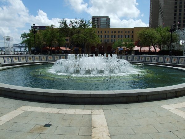 Fountain near the Riverwalk.