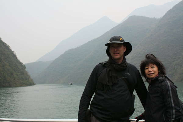Sailing along the 3 gorges
