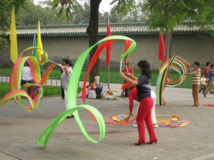 ribbon twirlers