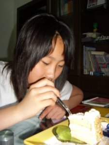 hae ji eating cake, it was her birthday last week