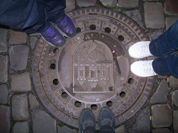 clever aussies ü take a picture with the sewer caps