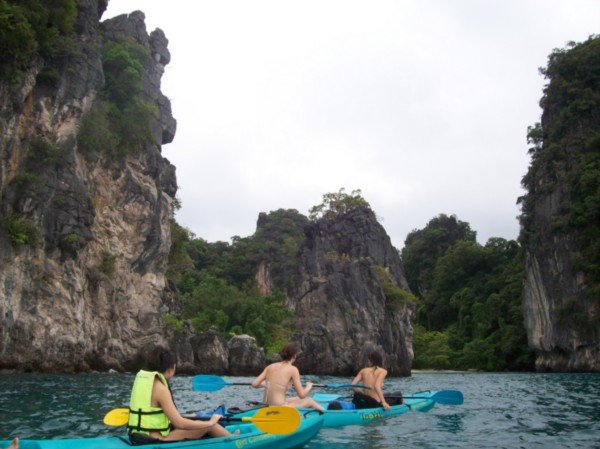 Kayaking a maze of outcroppings! Awesome!
