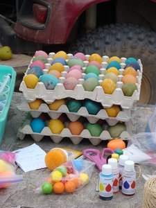 Brown eggs take the colors NICELY!