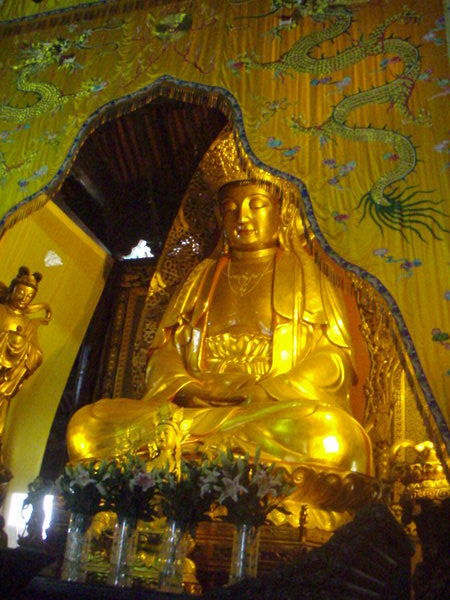 Guanyin in her BIG temple 