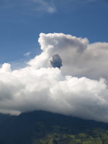 Tungurahua erupting