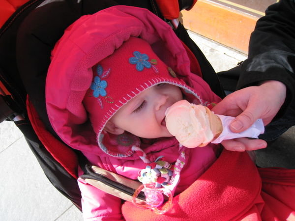 Ice-cream Face enjoys a cone in St Andrews after not eating her lovely pasta lunch.