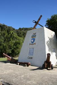 Captain Cook discovery monument