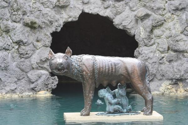 Sculpture of Romulus, Remus and the She Wolf in the Italian Gardens