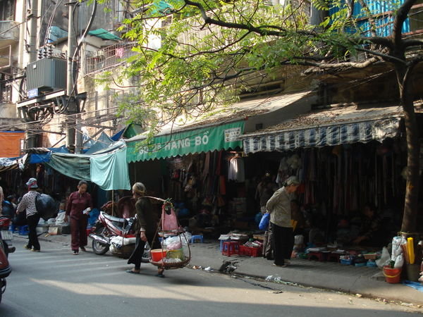 The street stalls
