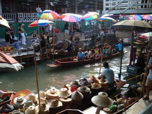 The floating market!