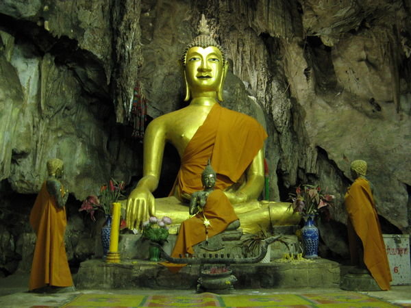 Wat tham Kao Pun (grot tempel)2